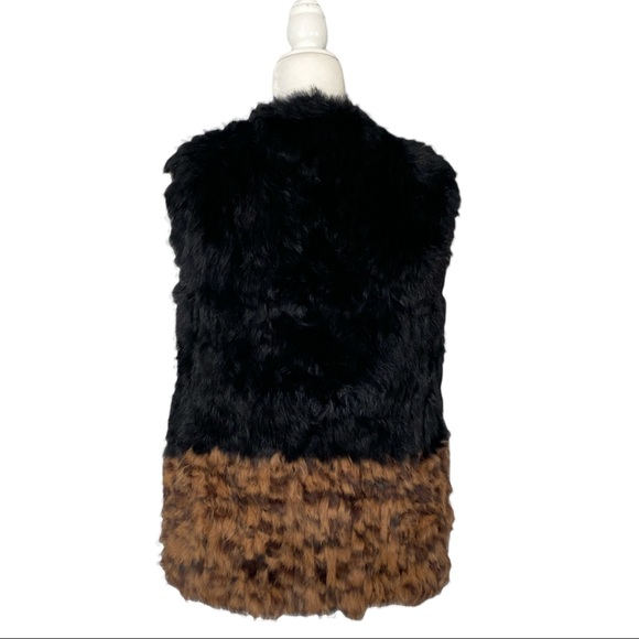 Elegant Marcus Adler Colorblock Rabbit Fur Vest: One-Size Wonder - Picture 2 of 7